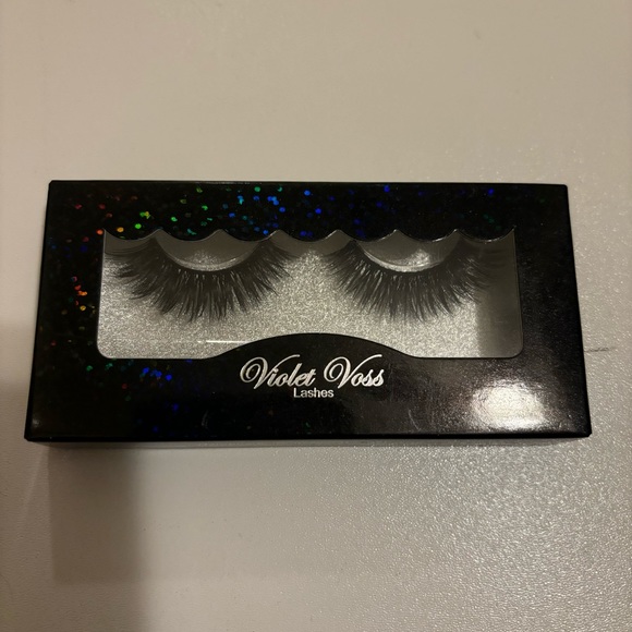 Violet Voss “Sexy and Eye Know It” - Picture 1 of 3